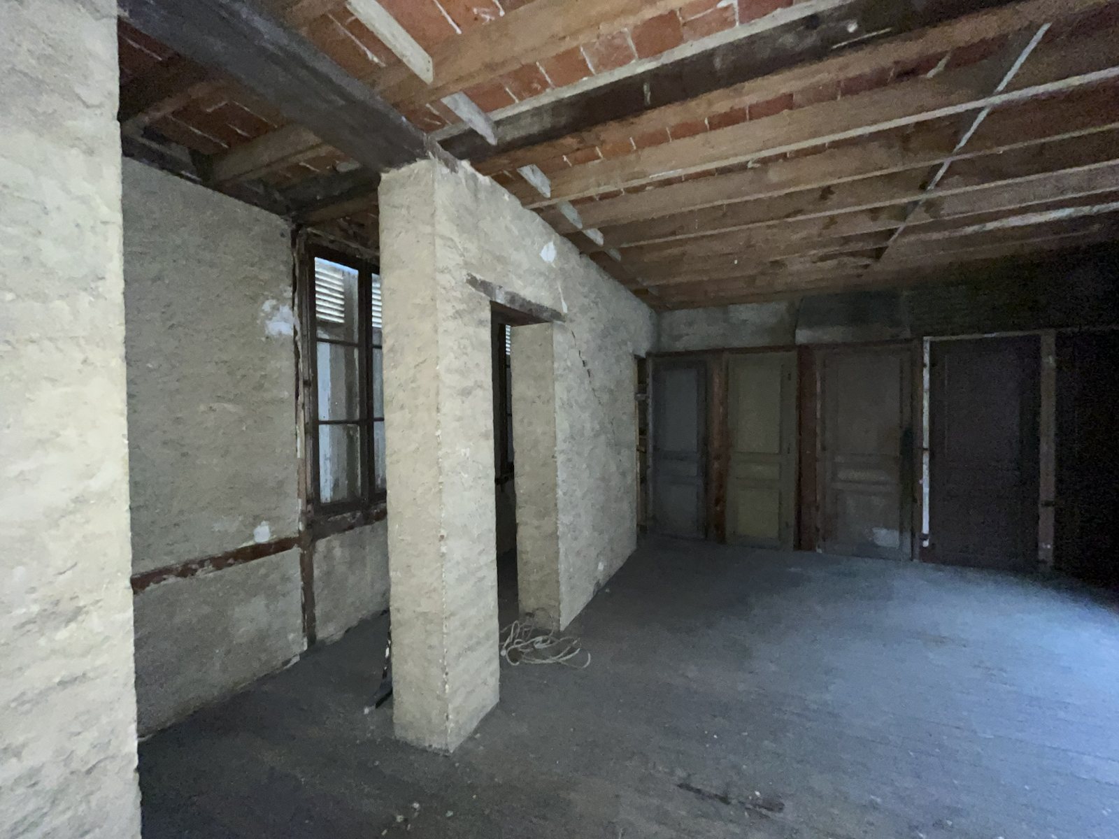 Photographie d’un espace intérieur pendant le curage rue Pasteur